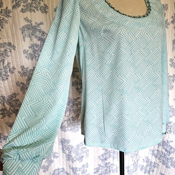 Size M Long Sleeve Blouse Floral Trim New - Picture 8 of 13